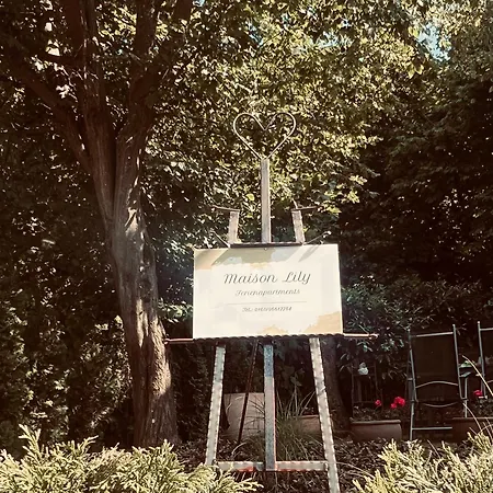 Apartamento Maison Lily 1 *